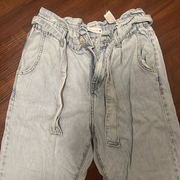 Zara Size 2 - Jeans - Excellent Condition Matching Jean Belt - Pants - Picture 2 of 4